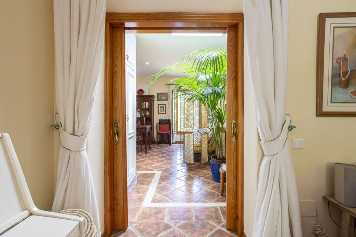 Image No.11-4 Bed Country House for sale