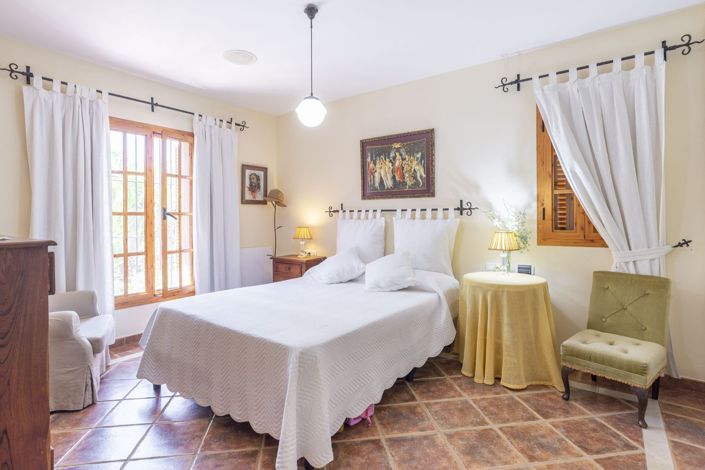 Image No.14-4 Bed Country House for sale