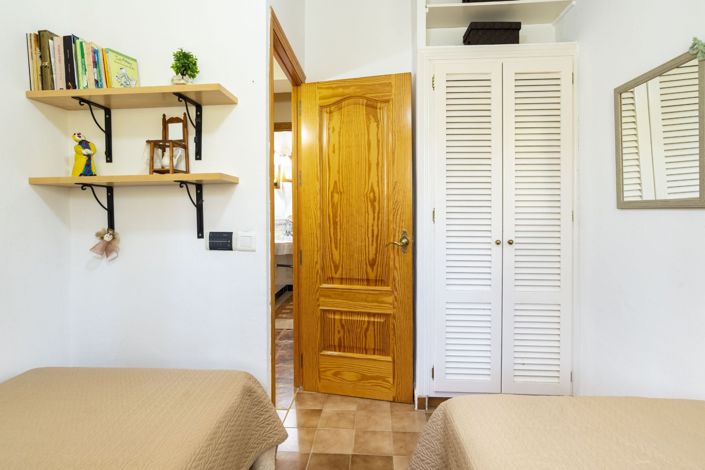 Image No.26-4 Bed Country House for sale