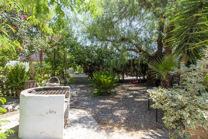 Image No.30-4 Bed Country House for sale