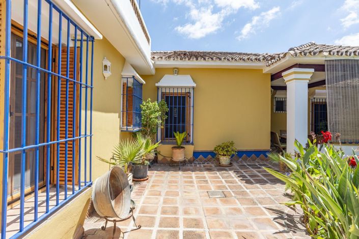 Image No.34-4 Bed Country House for sale