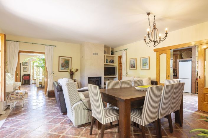 Image No.5-4 Bed Country House for sale