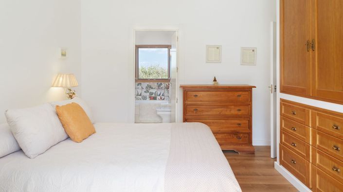 Image No.17-3 Bed Country House for sale