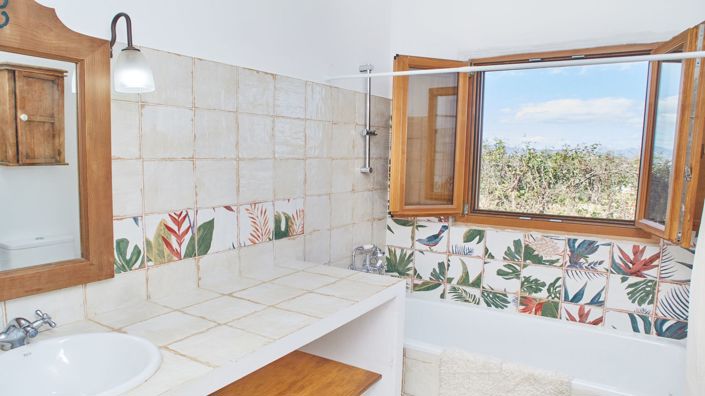 Image No.18-3 Bed Country House for sale