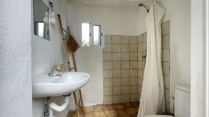 Image No.24-3 Bed Country House for sale