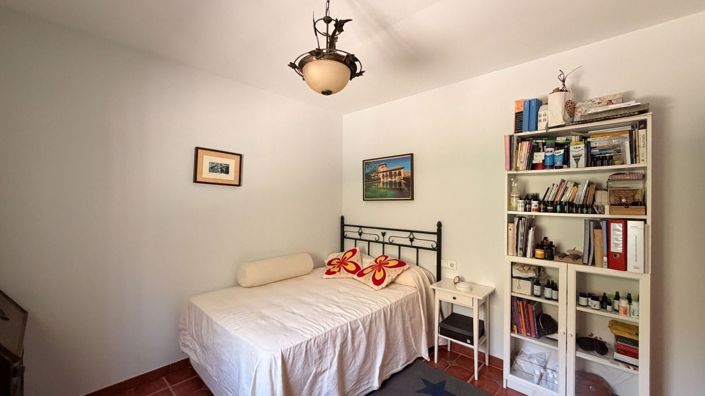 Image No.14-3 Bed Country House for sale