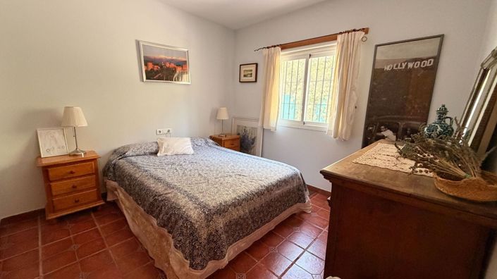 Image No.17-3 Bed Country House for sale