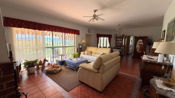 Image No.8-3 Bed Country House for sale