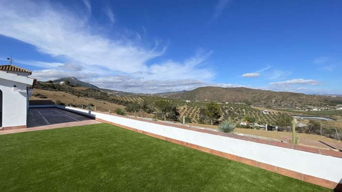 Image No.2-6 Bed Country House for sale