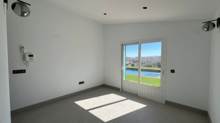 Image No.26-6 Bed Country House for sale