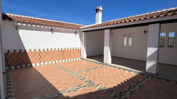 Image No.7-6 Bed Country House for sale