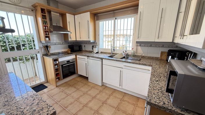 Image No.8-3 Bed Villa for sale