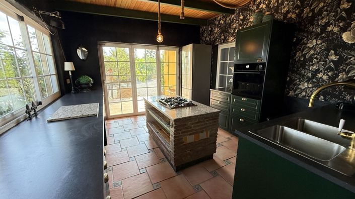 Image No.11-4 Bed Country House for sale