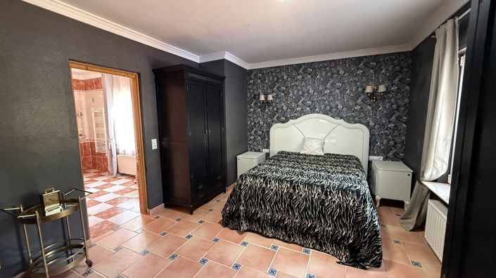 Image No.20-4 Bed Country House for sale