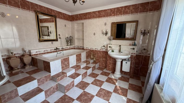Image No.21-4 Bed Country House for sale