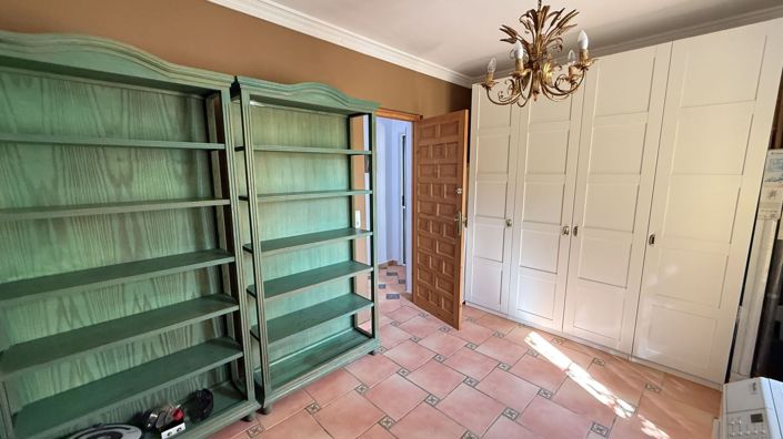 Image No.24-4 Bed Country House for sale
