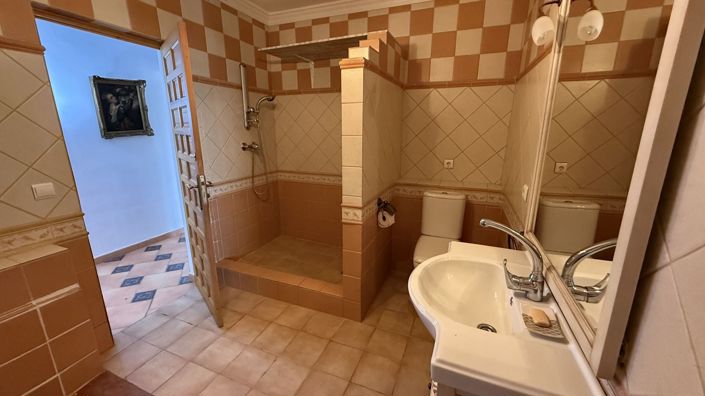 Image No.25-4 Bed Country House for sale