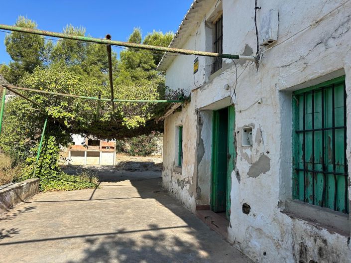 Image No.33-3 Bed Country Property for sale