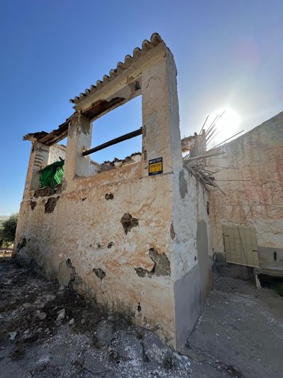 Image No.34-3 Bed Country Property for sale