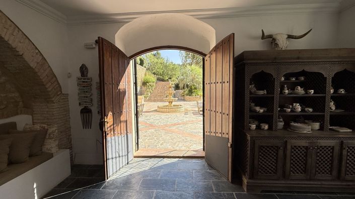 Image No.4-6 Bed Country House for sale