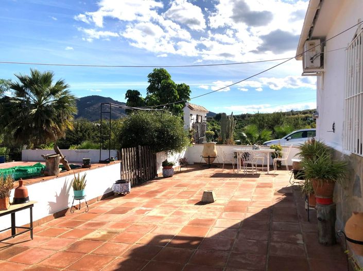 Image No.2-3 Bed Villa for sale
