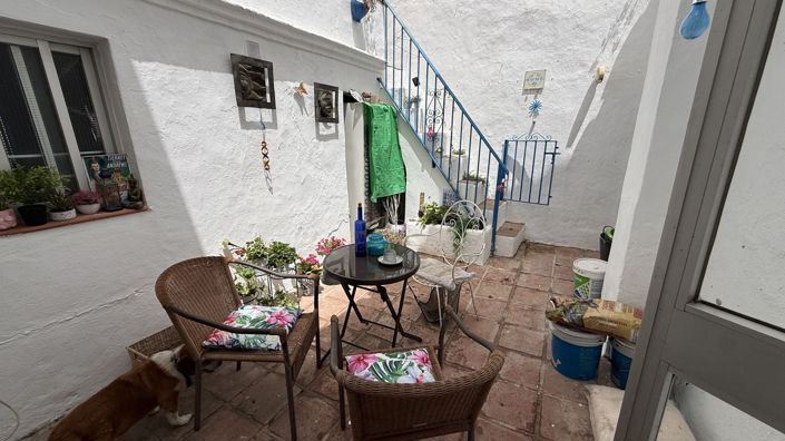 Image No.2-4 Bed Townhouse for sale