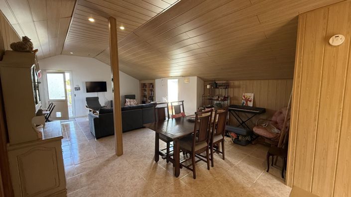 Image No.17-6 Bed Country House for sale