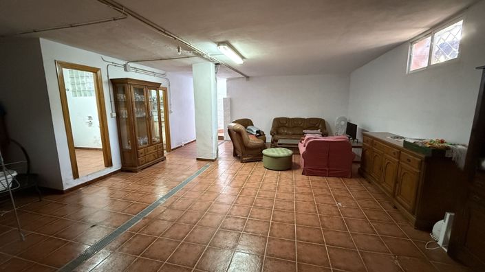 Image No.21-6 Bed Country House for sale
