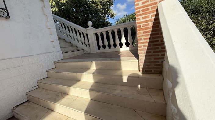 Image No.25-6 Bed Country House for sale