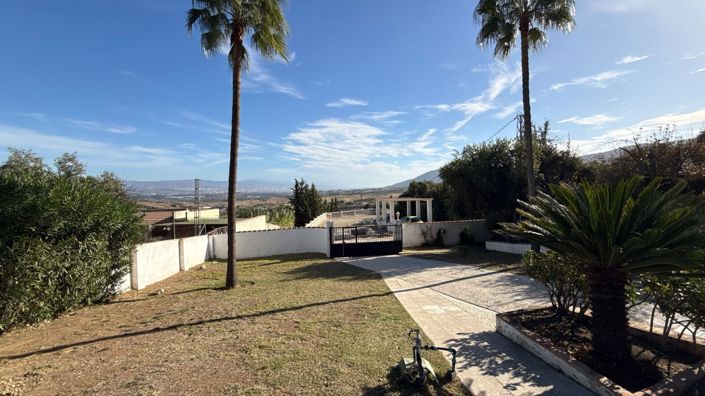 Image No.32-6 Bed Country House for sale