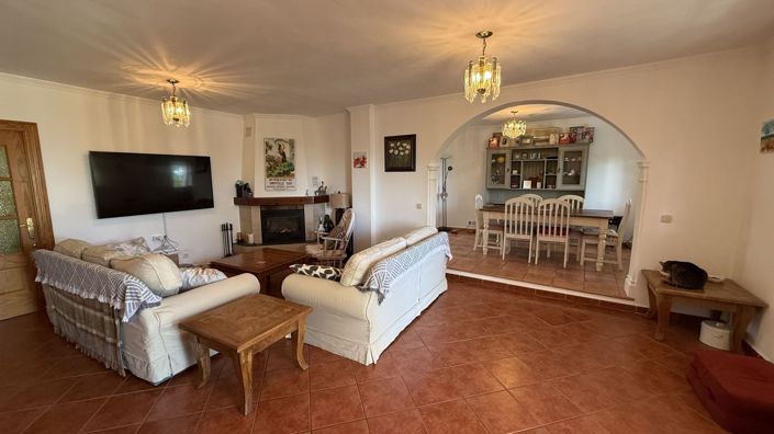 Image No.4-6 Bed Country House for sale