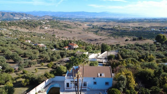 Image No.40-6 Bed Country House for sale