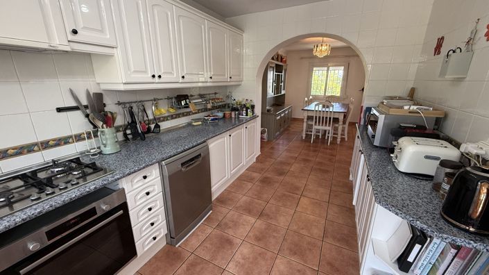 Image No.6-6 Bed Country House for sale