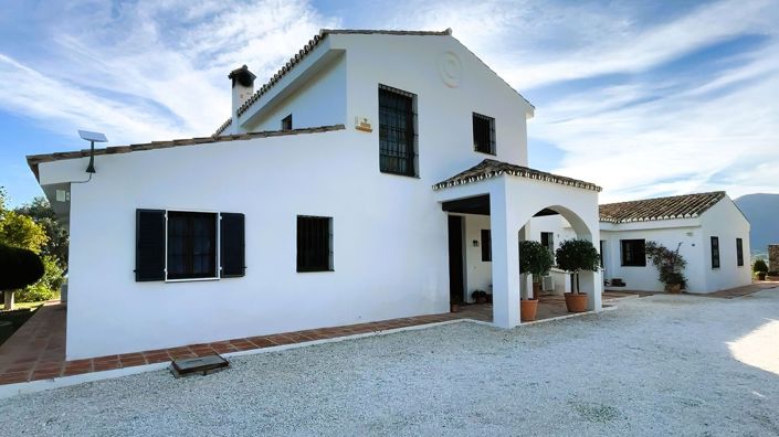 Image No.24-4 Bed Country House for sale