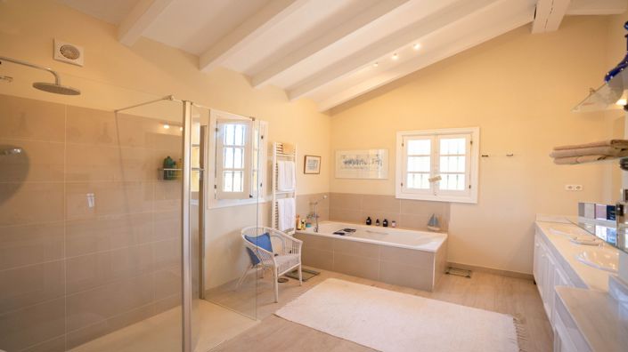 Image No.9-4 Bed Country House for sale