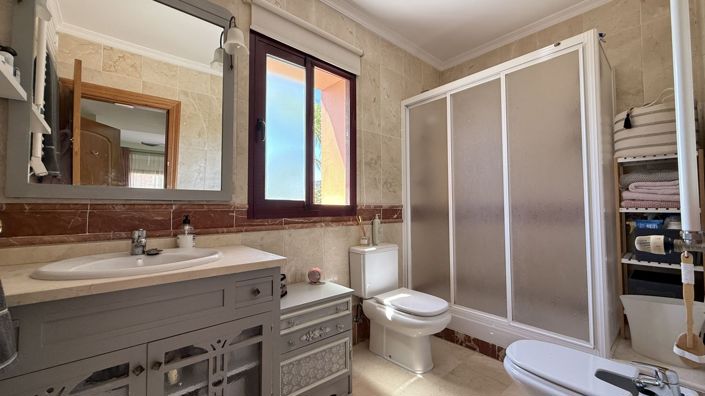 Image No.21-5 Bed Townhouse for sale
