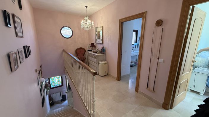 Image No.24-5 Bed Townhouse for sale
