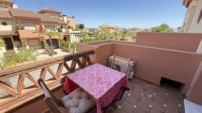 Image No.25-5 Bed Townhouse for sale