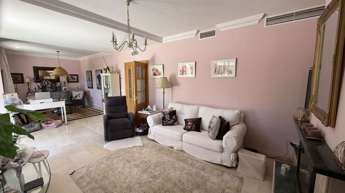 Image No.7-5 Bed Townhouse for sale