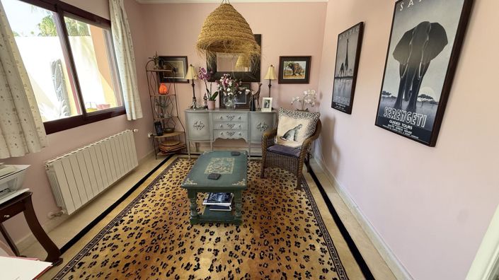 Image No.8-5 Bed Townhouse for sale