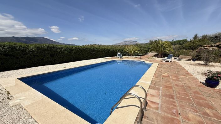 Image No.32-4 Bed Country House for sale