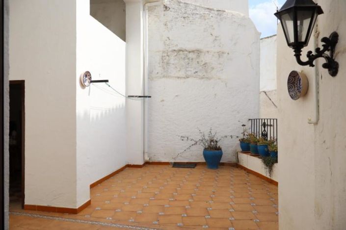 Image No.7-6 Bed Property for sale