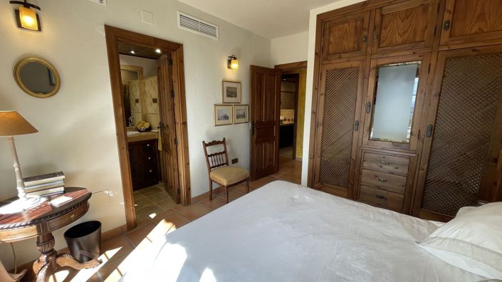 Image No.18-5 Bed Country House for sale