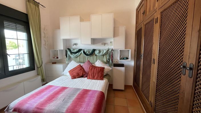 Image No.22-5 Bed Country House for sale