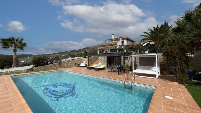 Image No.35-5 Bed Country House for sale