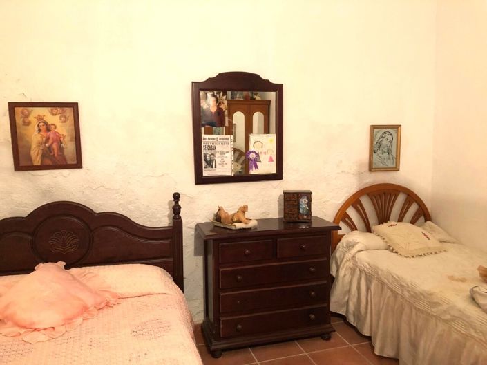 Image No.16-3 Bed House for sale