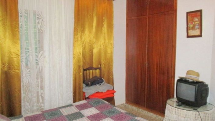 Image No.4-4 Bed Village House for sale