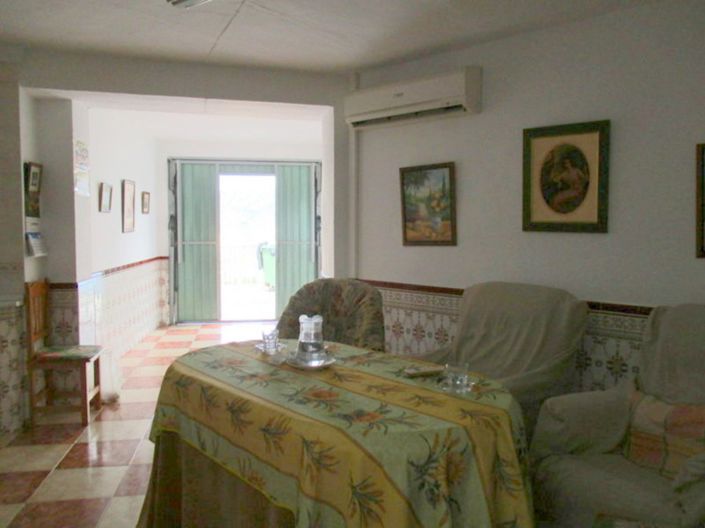 Image No.15-4 Bed Townhouse for sale