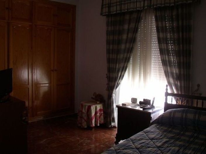 Image No.6-2 Bed Townhouse for sale