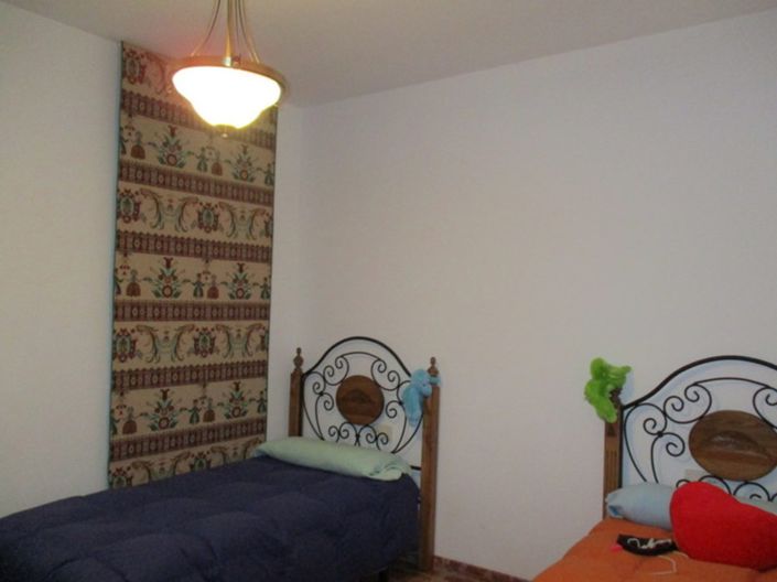 Image No.16-6 Bed Townhouse for sale